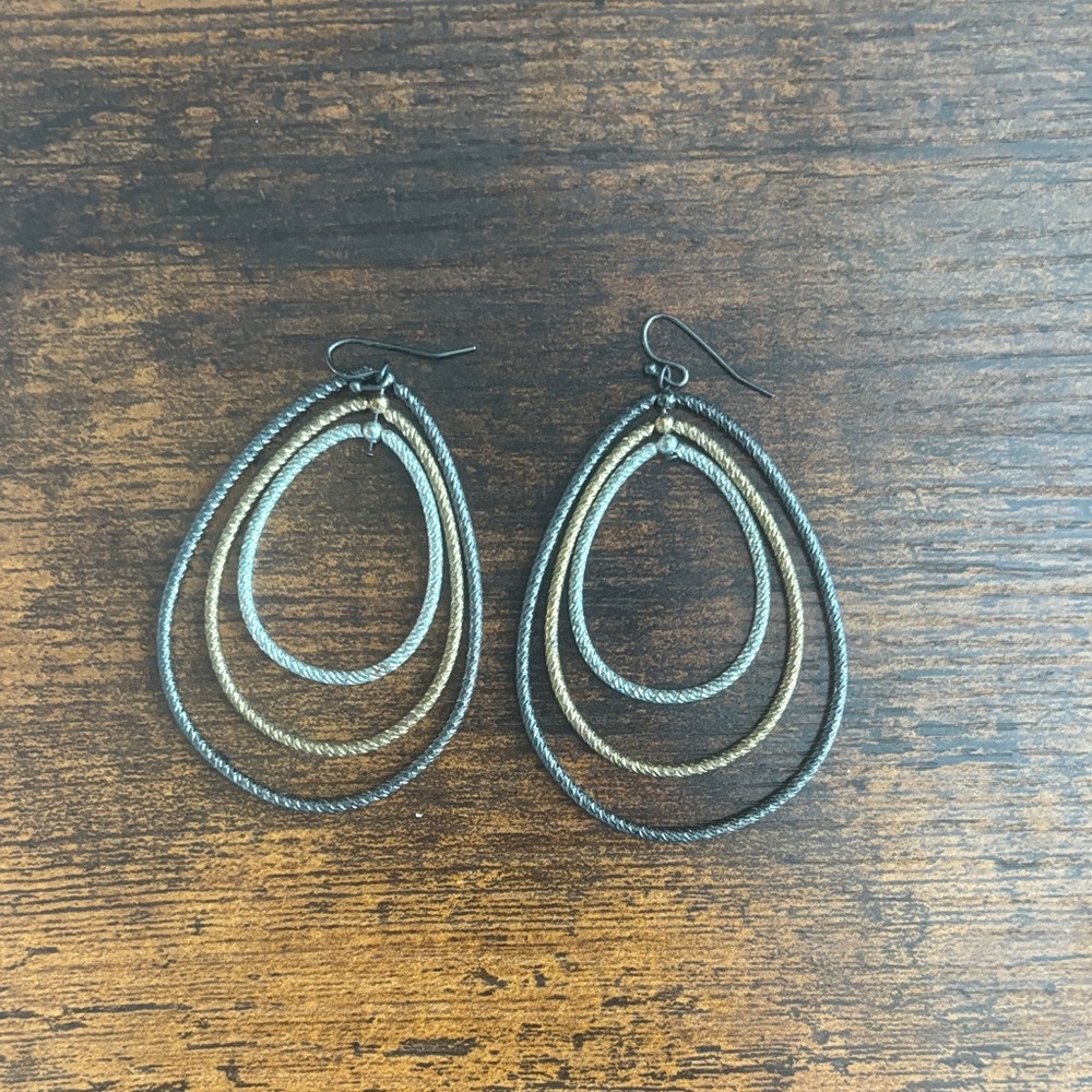 Elegant Multi-Tone Teardrop Earrings